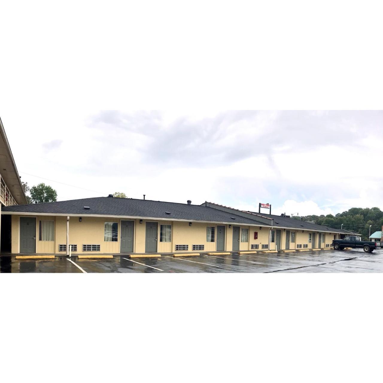 Mid-Town Inn Clarksville Exterior photo